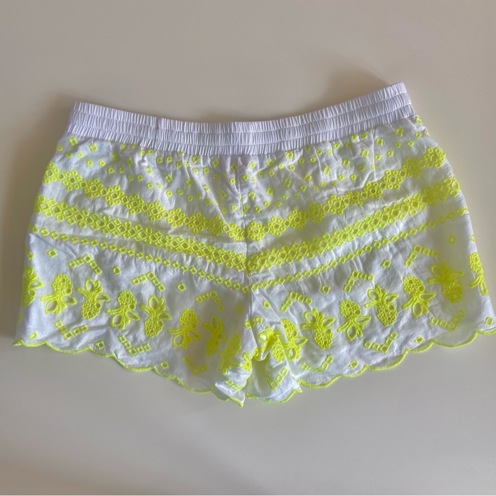 NWOT LILLY PULITZER white and yellow bay breeze pineapple eyelet shorts.
